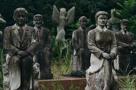 玉合公園裡的石頭雕像有多麼栩栩如生